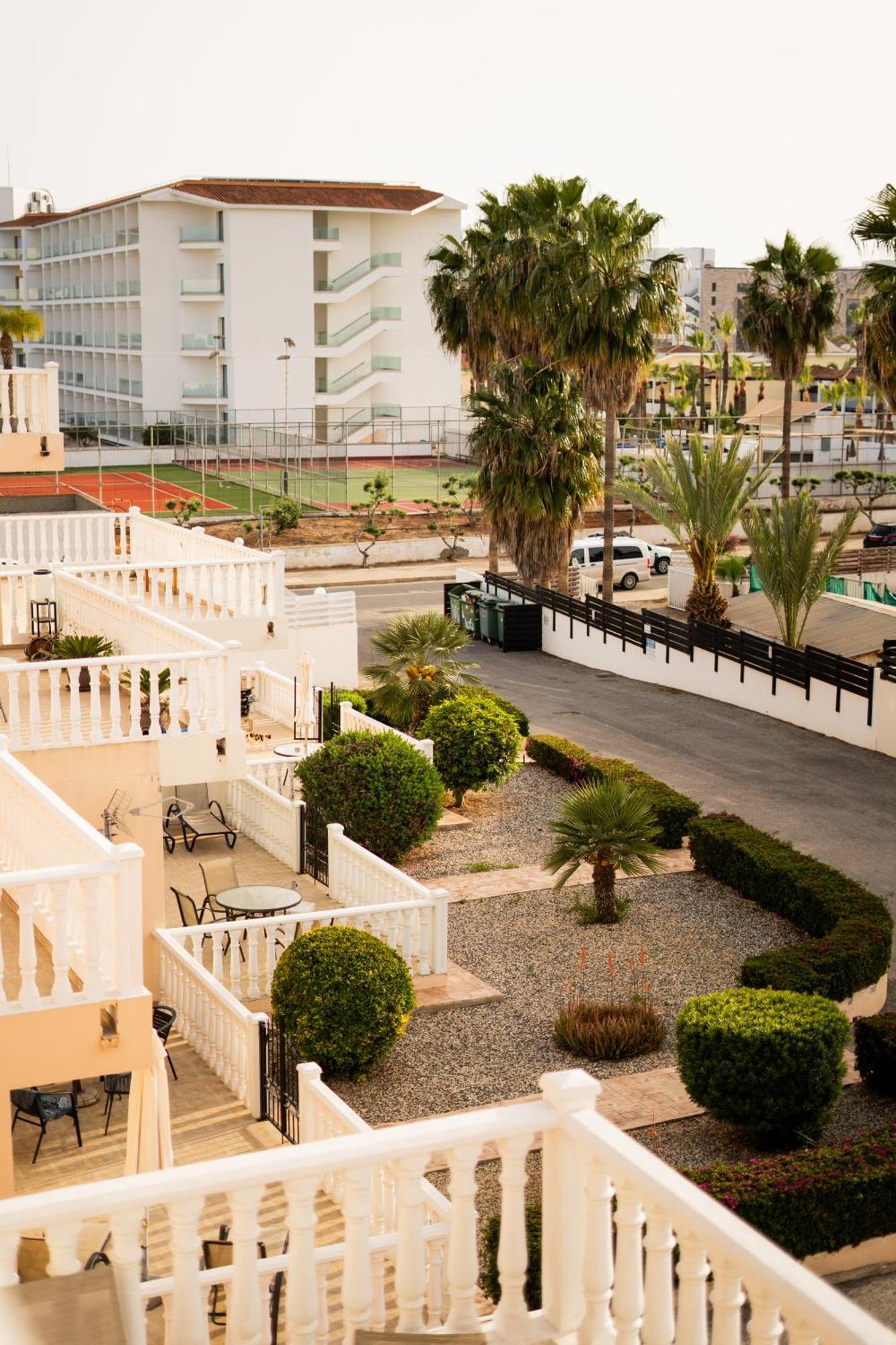 Nissi Apartament *